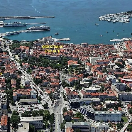 Spaladium - Center Split